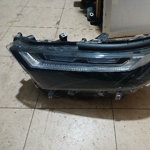 Toyota rav4 headlight - Private Seller Toyota rav4 headlight - Private Seller