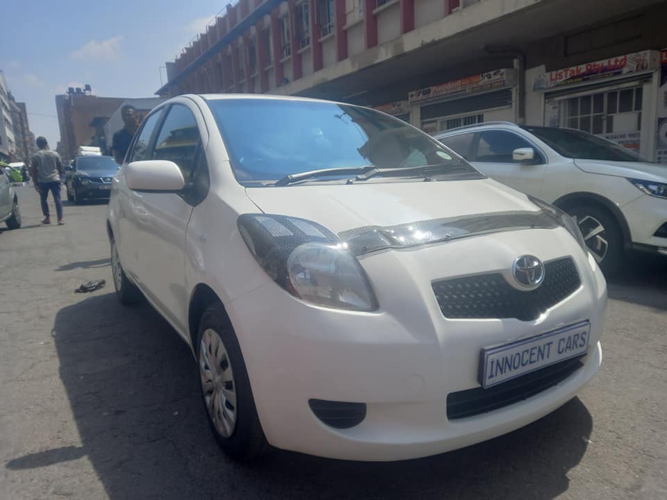 2008 TOYOTA YARIS T3 PETROL, MANUAL TRANSMISSION, WHITE COLOUR, MILEAGE 120000KM