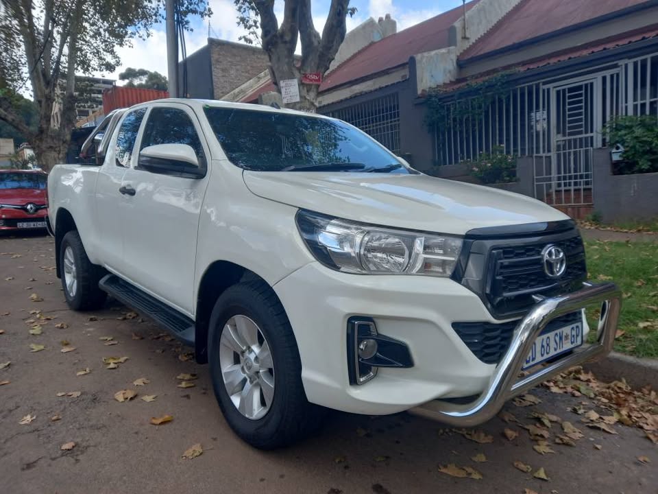 2019 TOYOTA HILUX SUPER CAB 2.4 GD6 DIESEL, 4X2 MANUAL, WHITE, 72000KM
