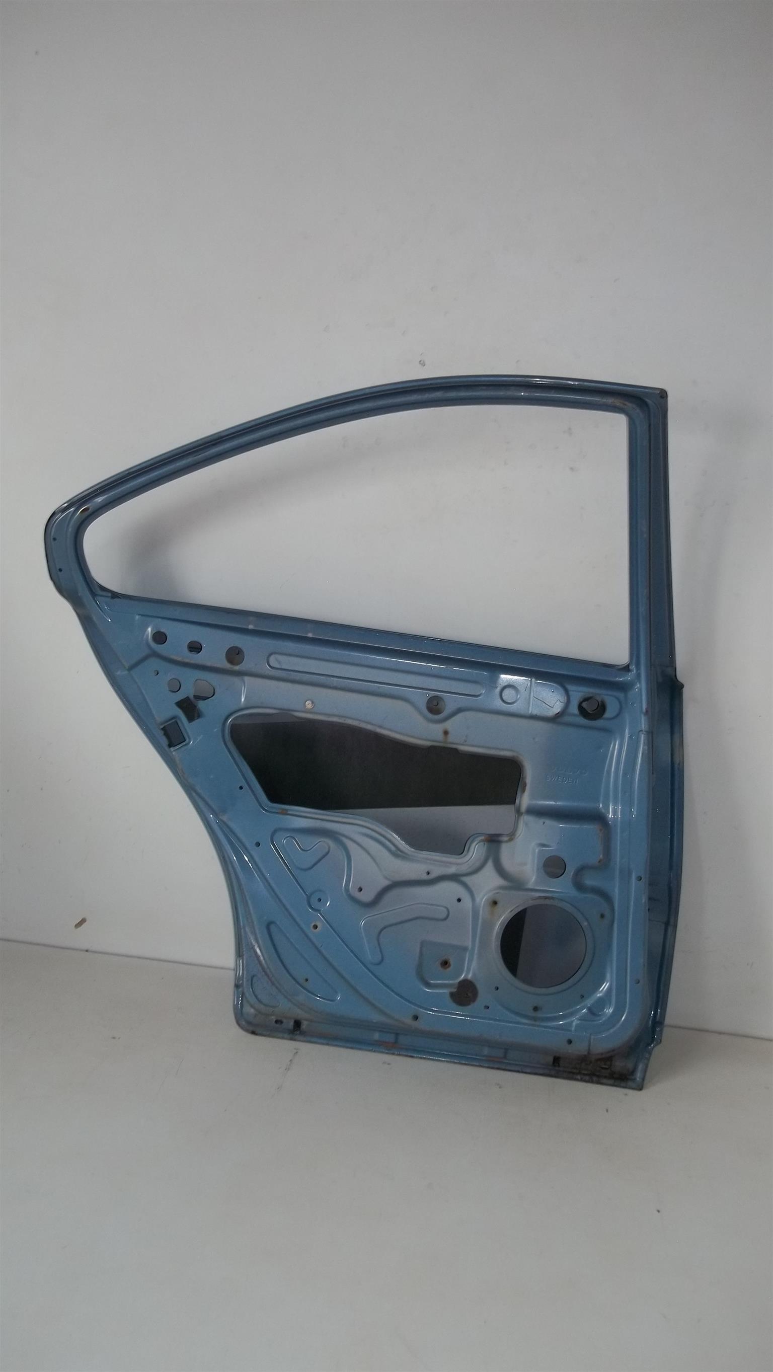 Volvo S60 left rear door - Private Seller Volvo S60 left rear door - Private Seller