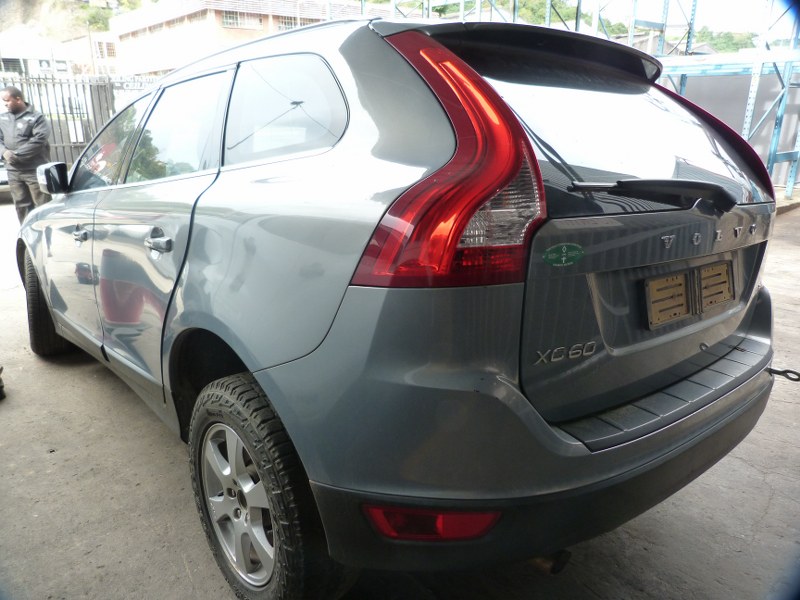 Volvo XC60 2.4d Geartronic AT Grey - 2009 STRIPPING FOR SPARES - Private Seller