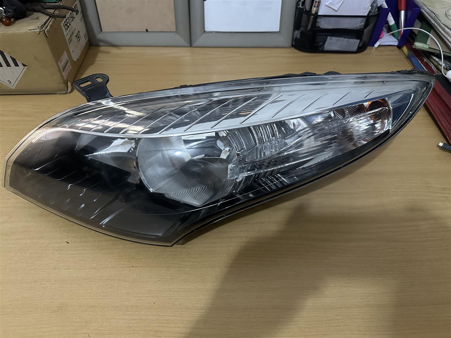 Renault Megane 3 Headlight - Private Seller Renault Megane 3 Headlight - Private Seller