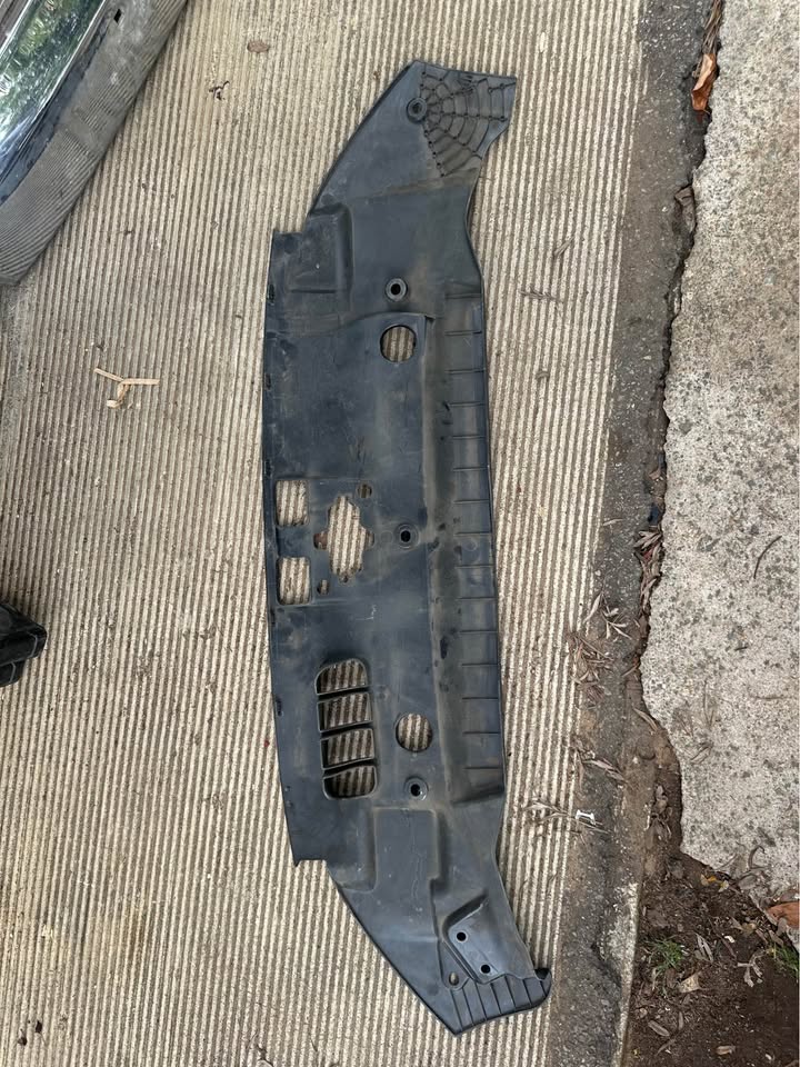 Ford Ranger radiator slam cover 2016-2022 - Private Seller Ford Ranger radiator slam cover 2016-2022 - Private Seller
