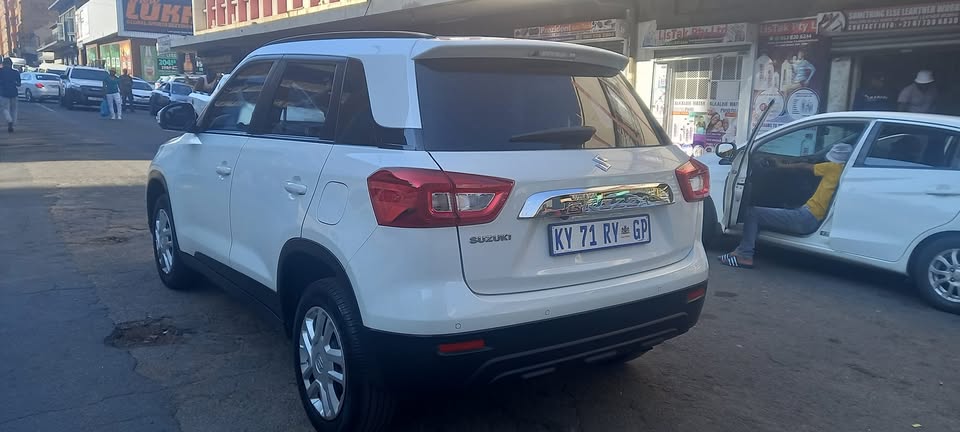 2022 SUZUKI BREEZA VITARA 1.5 MANUAL TRANSMISSION, WHITE COLOUR