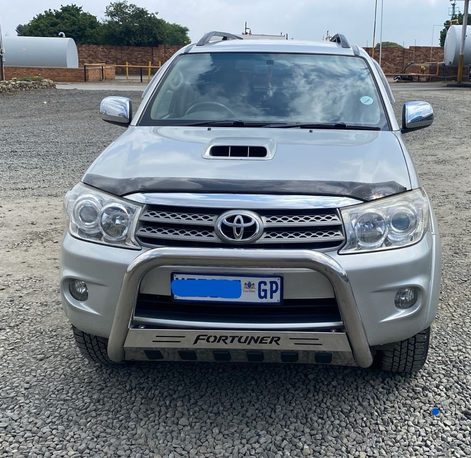 Used 2010 Toyota Fortuner 3.0D-4D auto - Private Seller Used 2010 Toyota Fortuner 3.0D-4D auto - Private Seller