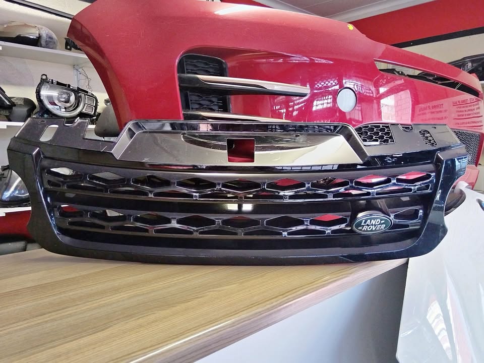 2021 RANGE ROVER SPORT MAIN GRILL AVAILABLE FOR SALE - Private Seller 2021 RANGE ROVER SPORT MAIN GRILL AVAILABLE FOR SALE - Private Seller