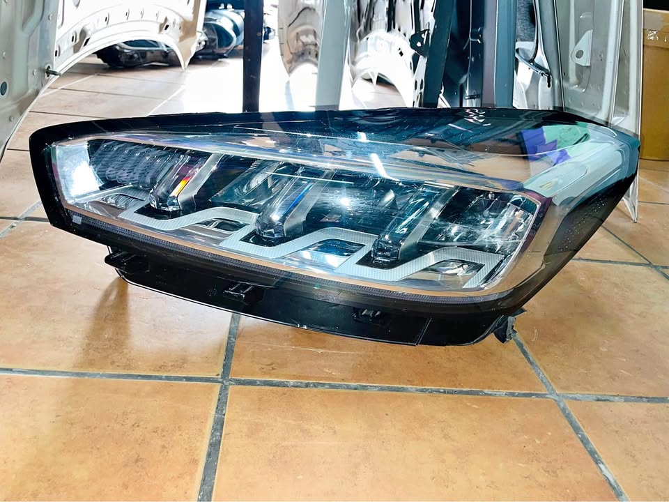 Chery Tiggo Pro 7 headlight - Private Seller Chery Tiggo Pro 7 headlight - Private Seller