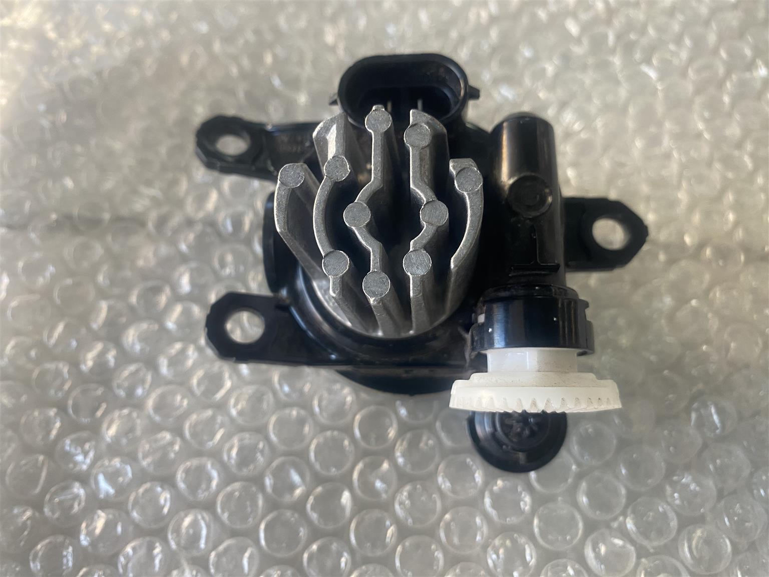 2021 VOLVO XC40 LED SPOTLIGHT LEFT SIDE FOR SALE. IN PRISTINE CONDITION - Private Seller 2021 VOLVO XC40 LED SPOTLIGHT LEFT SIDE FOR SALE. IN PRISTINE CONDITION - Private Seller