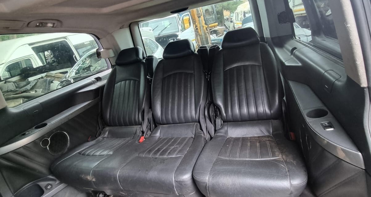 Mercedes Viano Back Seats - Private Seller Mercedes Viano Back Seats - Private Seller