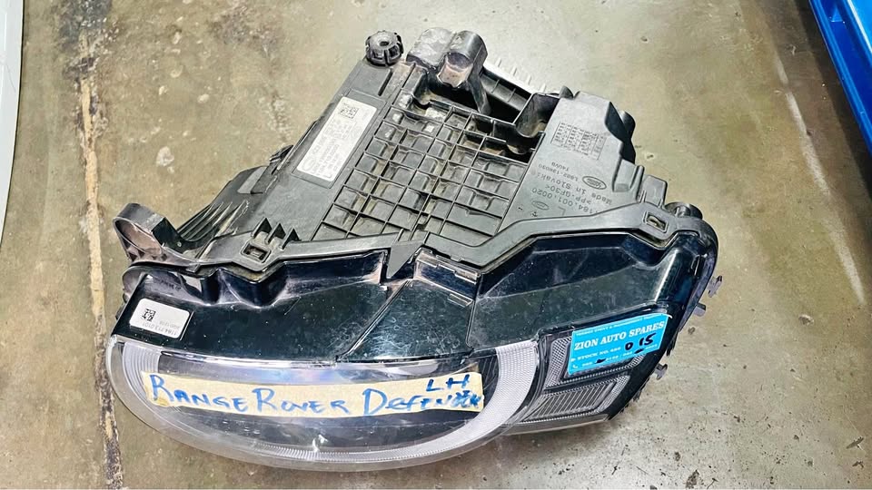Land Rover Defender headlight - Private Seller Land Rover Defender headlight - Private Seller