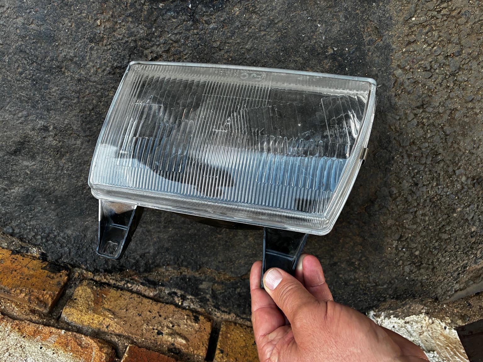 Mazda B 2500 Head Light - Private Seller Mazda B 2500 Head Light - Private Seller