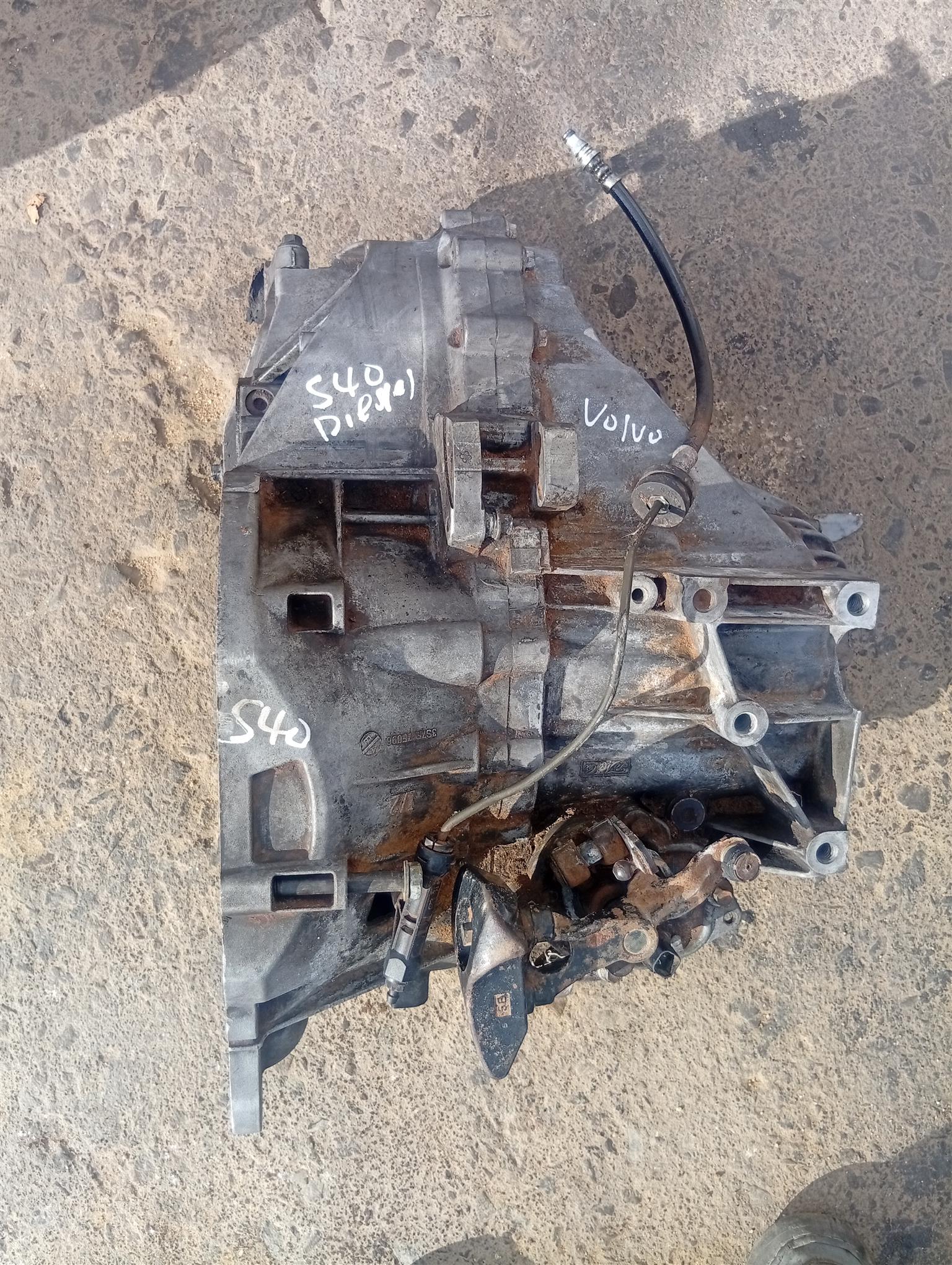 2007-2011 Volvo S40 2.0T  6 speed manual gearbox 3S7R-7F096-BA 6M Manual Gearbox - Private Seller