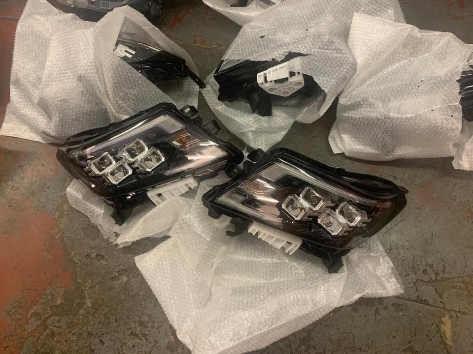 2023 NISSAN NAVARA HEADLIGHTS - Private Seller 2023 NISSAN NAVARA HEADLIGHTS - Private Seller