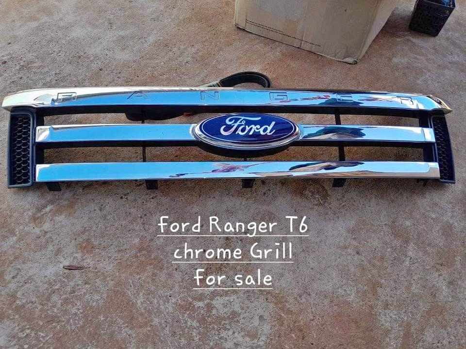 Ford Ranger T6 chrome Grille with badge - Private Seller Ford Ranger T6 chrome Grille with badge - Private Seller