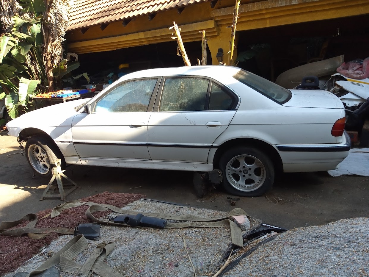 BMW 740i Stripping For Spares