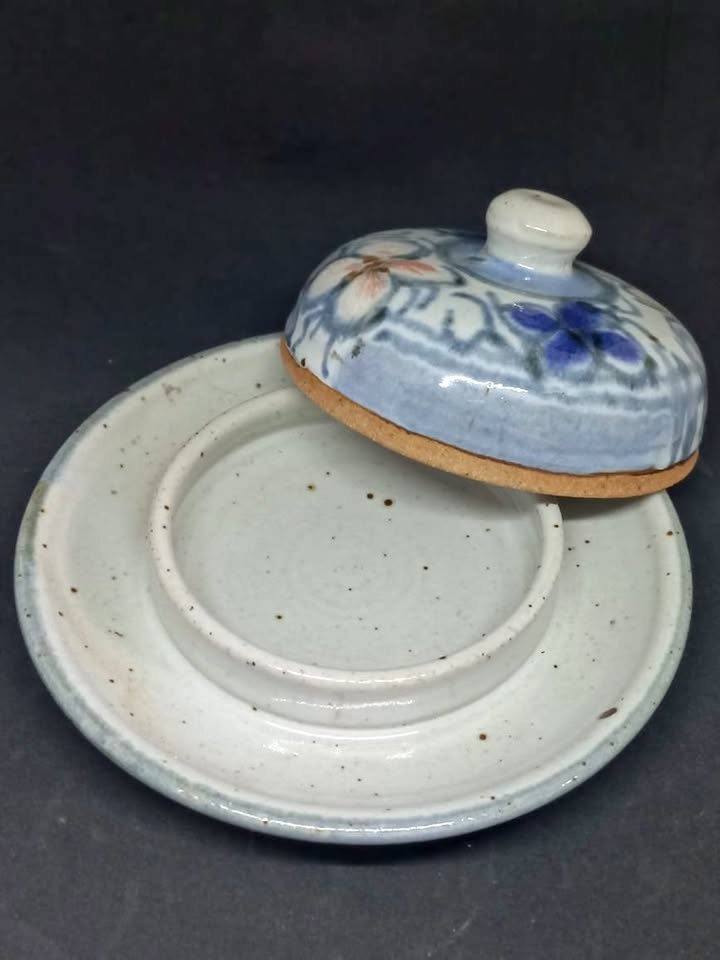 Butter/Cheese dish with lid Butter/Cheese dish with lid