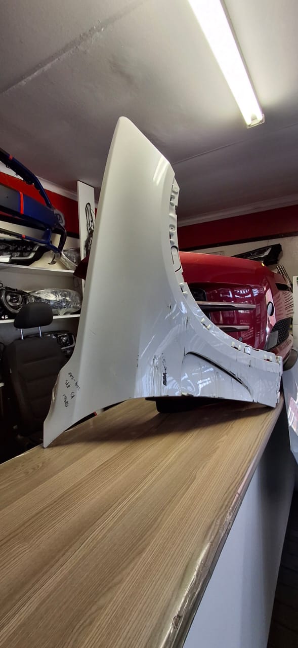 2017 BMW X5 F15 RIGHT FENDER FOR SALE - Private Seller 2017 BMW X5 F15 RIGHT FENDER FOR SALE - Private Seller