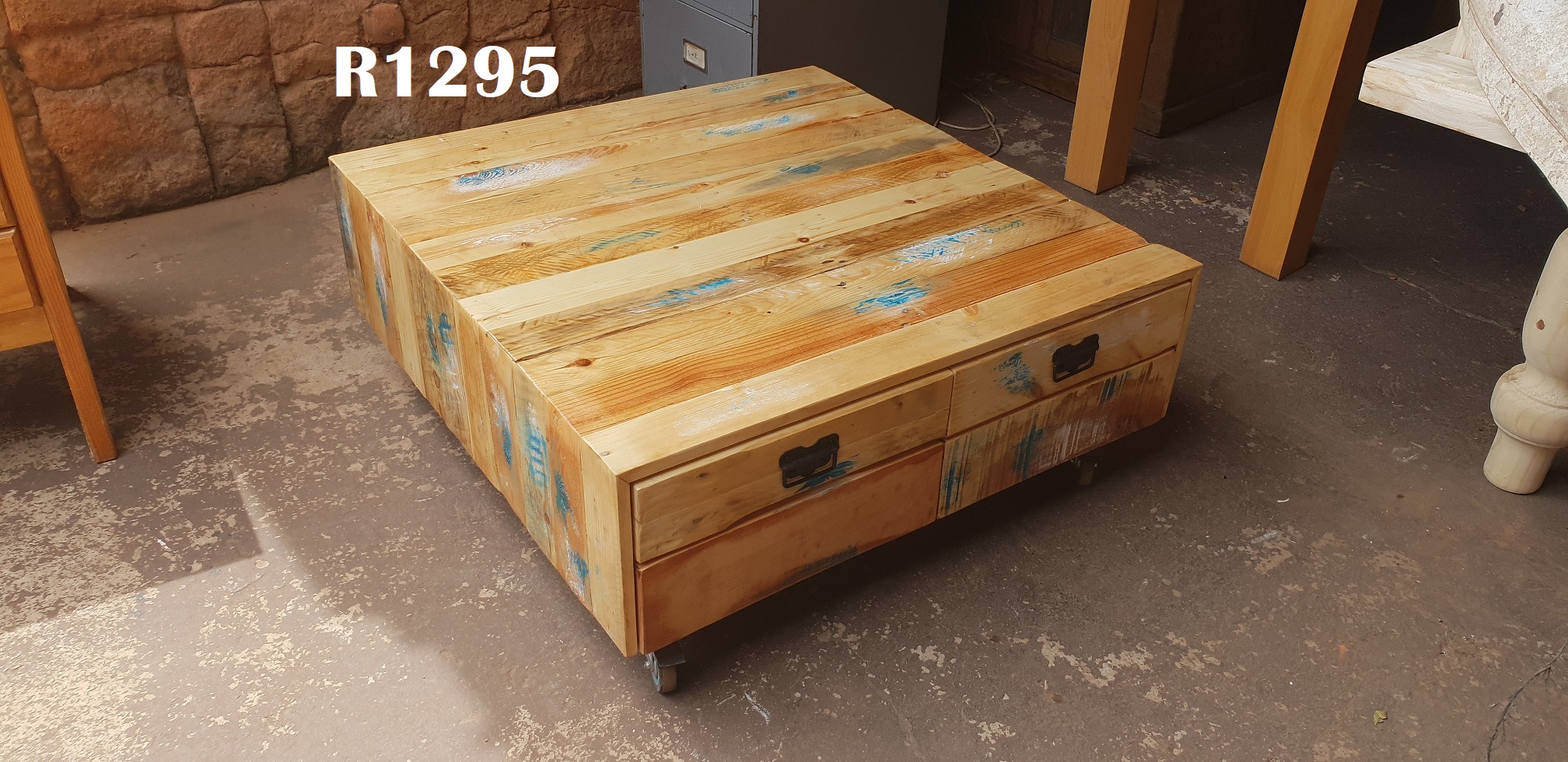 Rustic Coffee Table With Drawers On Wheels 980x980x400 Junk Mail