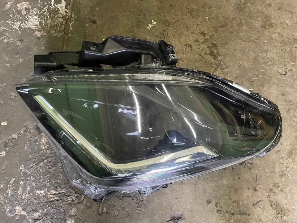Suzuki Swift 2025 LED Headlight Rightside. - Private Seller Suzuki Swift 2025 LED Headlight Rightside. - Private Seller