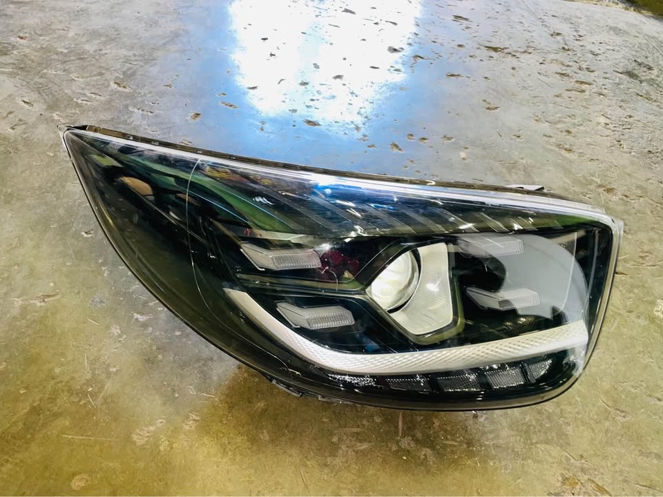 Kia Picanto xenon headlight - Private Seller Kia Picanto xenon headlight - Private Seller