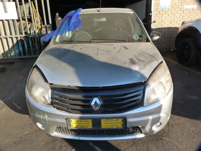 Renault Sandero 1.6 16V Manual Silver - 2010 STRIPPING FOR SPARES - Private Seller Renault Sandero 1.6 16V Manual Silver - 2010 STRIPPING FOR SPARES - Private Seller