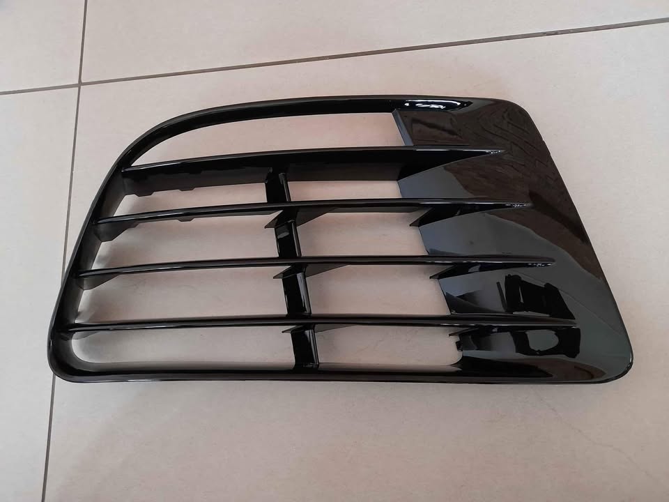 VW POLO 6 R20 R LINE FRONT BUMPERS SIDE GRILLES FORSALE