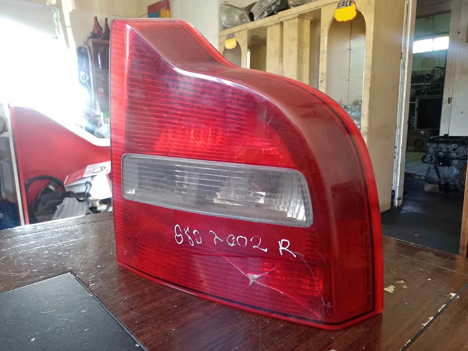 VOLVO S80 2002 RIGHT TAILLIGHT FOR SALE DELIVERY AVAILABLE COUNTRY WIDE - Private Seller VOLVO S80 2002 RIGHT TAILLIGHT FOR SALE DELIVERY AVAILABLE COUNTRY WIDE - Private Seller