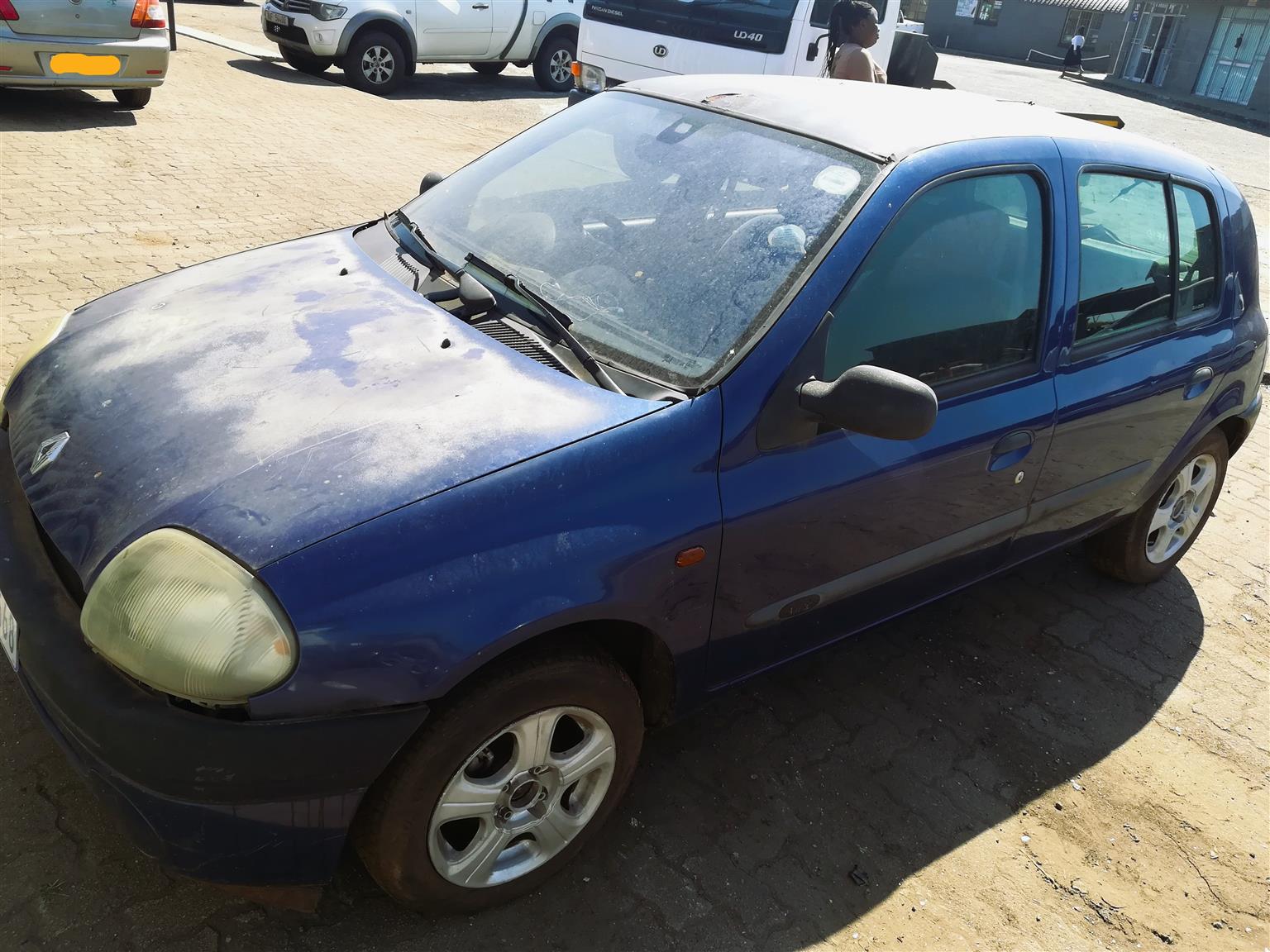 2000 Renault Clio - Stripping for Spares - Private Seller