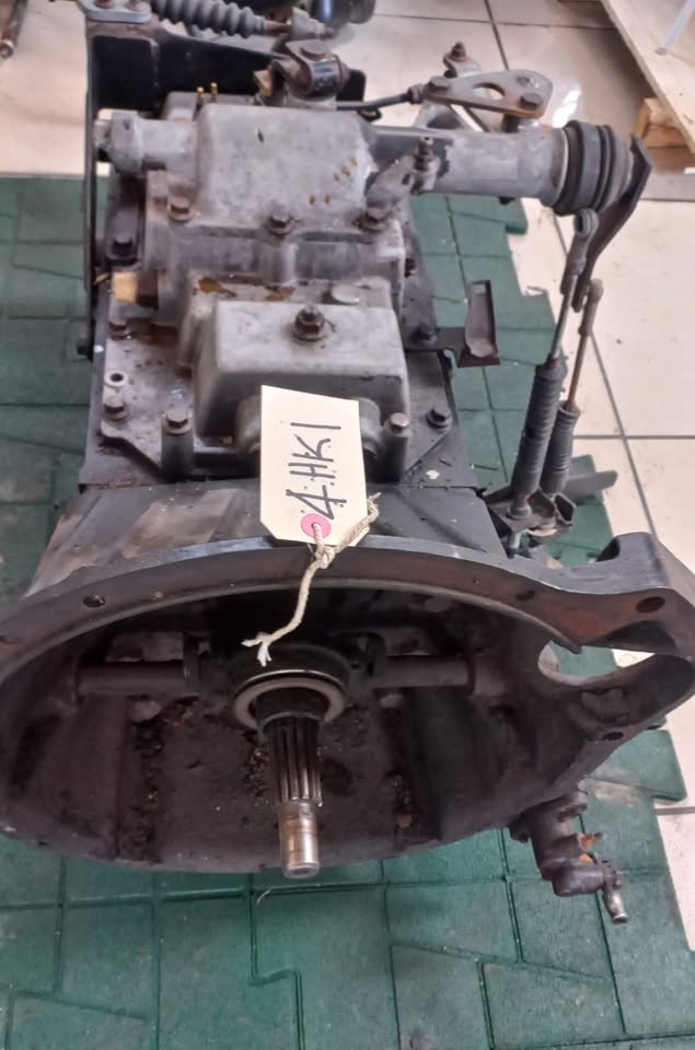 Isuzu NPR Manual 5 Speed Gearbox (4HK1) - Private Seller