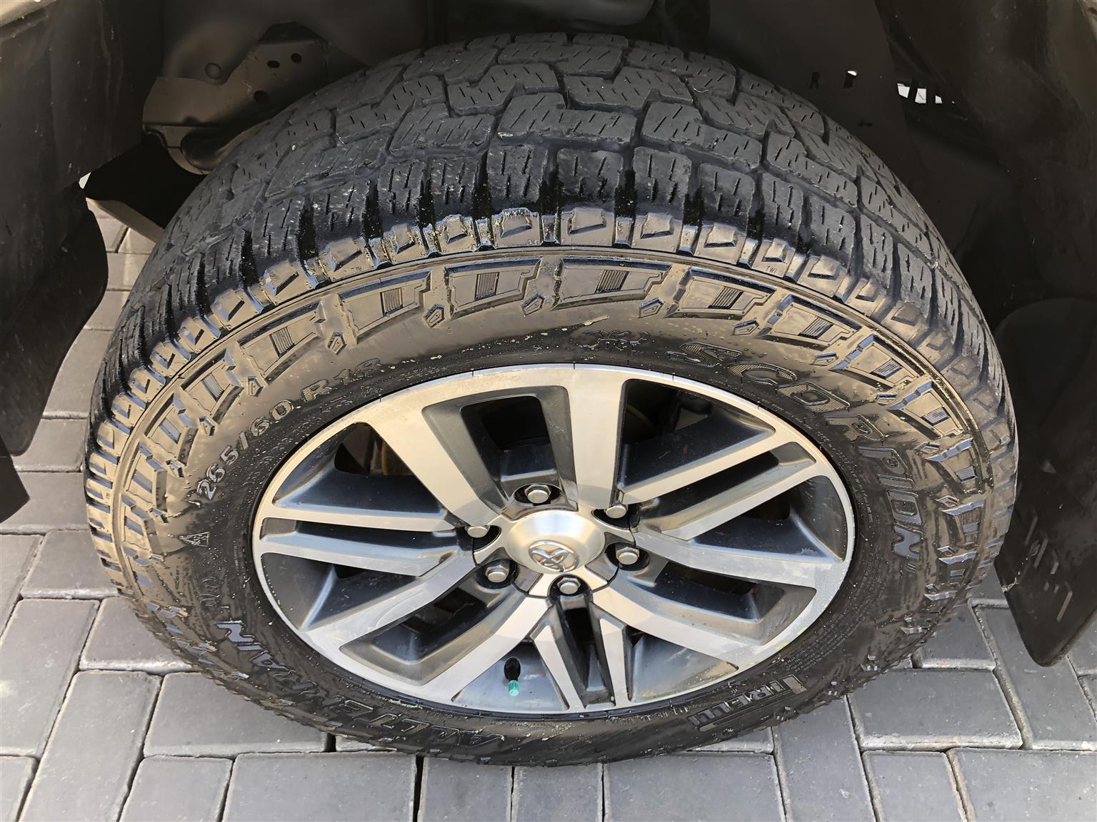 Used 2017 Toyota Hilux 2.8GD-6 double cab 4x4 Raider auto - Private Seller Used 2017 Toyota Hilux 2.8GD-6 double cab 4x4 Raider auto - Private Seller