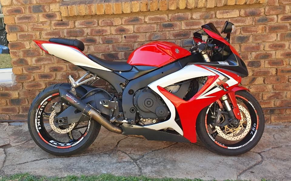 2007 SUZUKI GSX-R 750 WITH 37K KMS - Private Seller