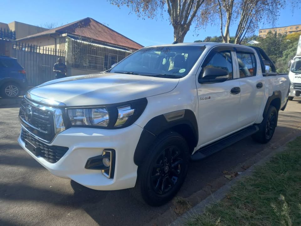 2017 Toyota hilux double cab 2.4gd6 Diesel, 4x4 Manual, WHITE, 120000kms