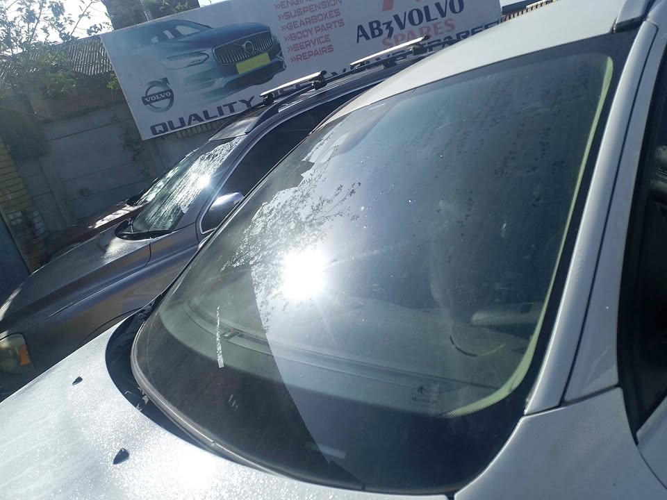 VOLVO XC60 2012 WINDSCREEN AVAILABLE - Private Seller VOLVO XC60 2012 WINDSCREEN AVAILABLE - Private Seller