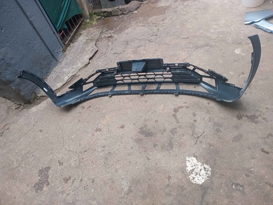 Hyundai creta bumper spoiler in good working condition original Hyundai Creta parts ready to use - Private Seller Hyundai creta bumper spoiler in good working condition original Hyundai Creta parts ready to use - Private Seller