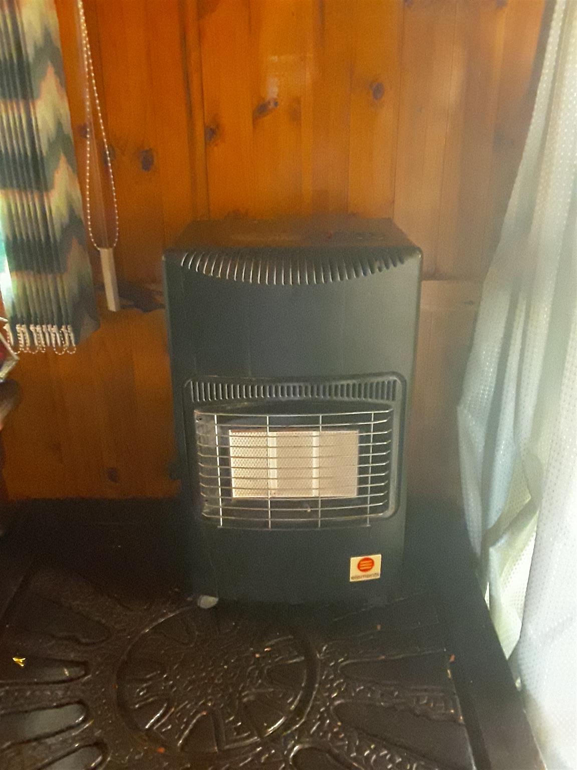 Three panel gas heater mint condition for sale. Extended gaspipe. R800 |  Junk Mail