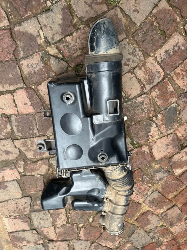 Toyota Prado J150 Series V6 Airfilter Box & Pipe For Sale @Circle 7 Used Parts Call or WhatsApp - Private Seller