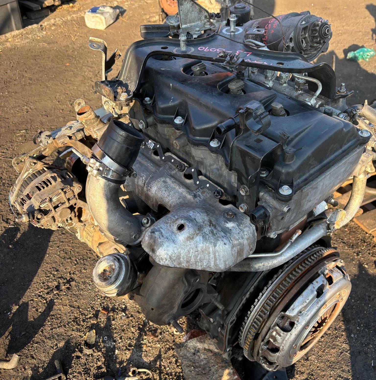 Nissan Navara 2.5 DCI 2008 #YD25 (plastic tappet cover) - Private Seller Nissan Navara 2.5 DCI 2008 #YD25 (plastic tappet cover) - Private Seller