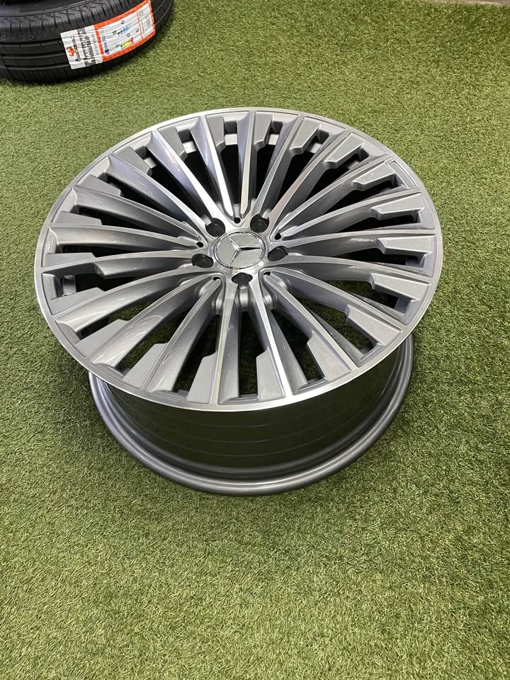 20 INCH MERCEDES BENZ AMG DESIGN RIM SET NARROWS/WIDES | Junk Mail ...