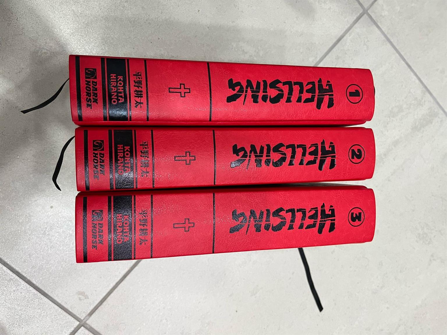 HELLSING DELUXE EDITON ALL VOLUMES 1-3 HELLSING DELUXE EDITON ALL VOLUMES 1-3