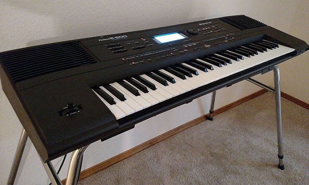Roland E-600 61-note Intelligent Keyboard for sale