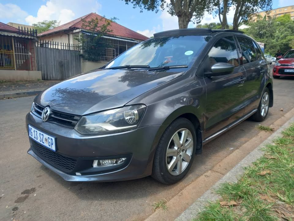 2013 VW Polo 6 Hatchback 1.6 Petrol, Manual, Grey, Sunroof 92000kms