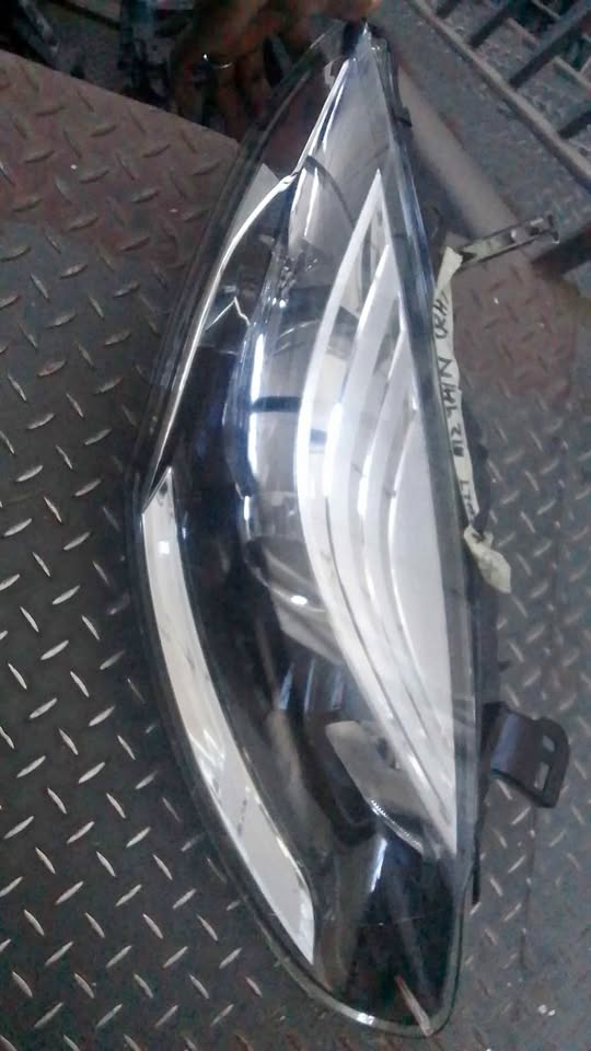 RENAULT MEGAIN HEADLIGHTS - Private Seller RENAULT MEGAIN HEADLIGHTS - Private Seller