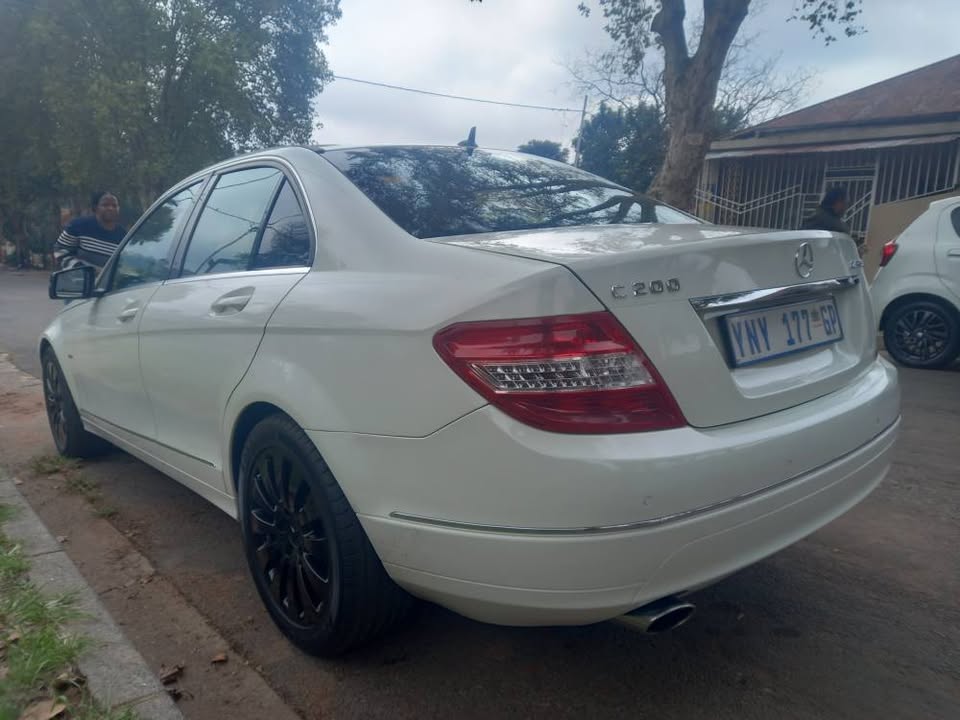 2010 Mercedes Benz C200 Kompressor Petrol, Automatic, White, 100000kms,