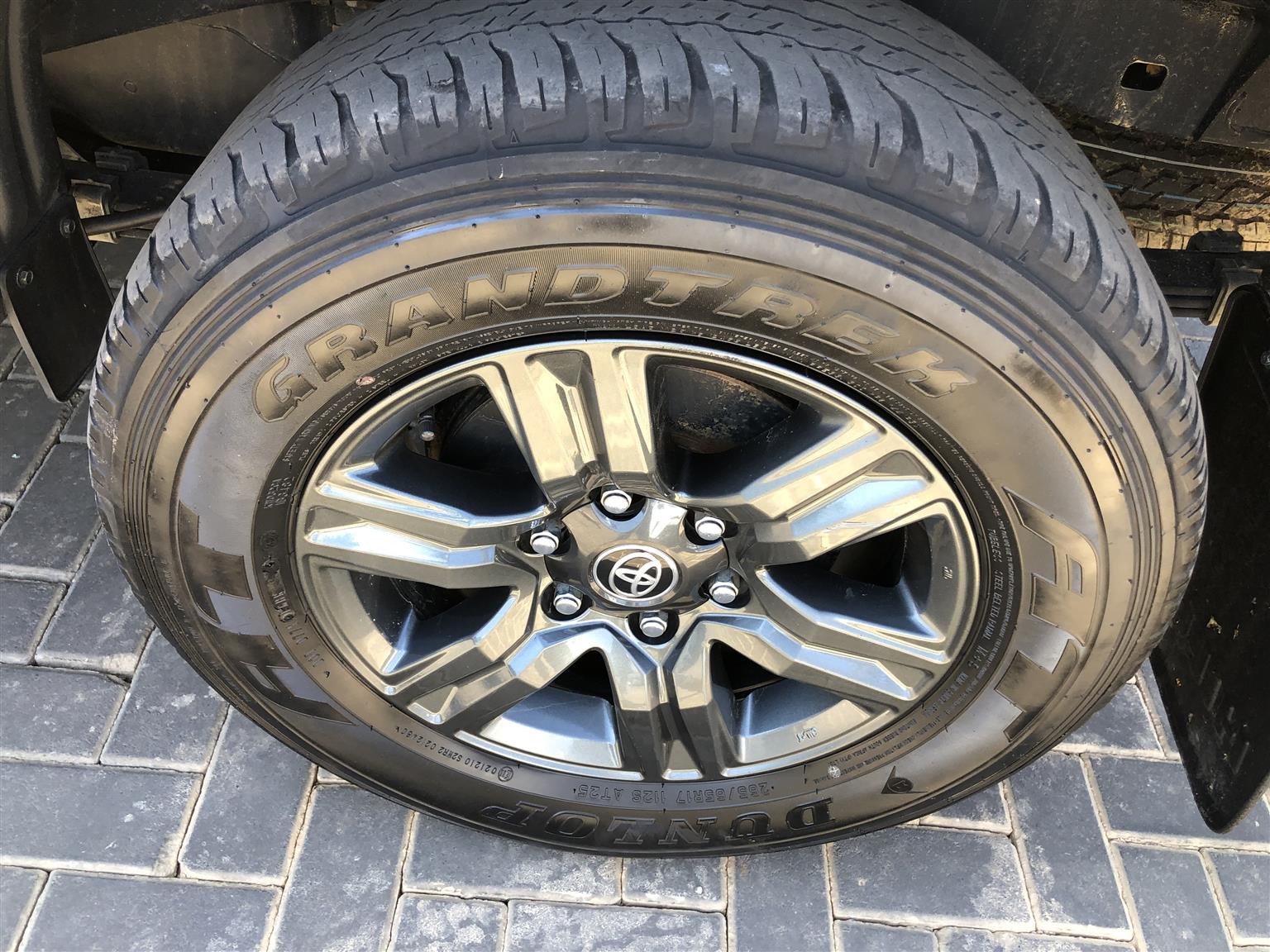 Used 2023 Toyota Hilux 2.4GD-6 Xtra cab Raider manual - Private Seller Used 2023 Toyota Hilux 2.4GD-6 Xtra cab Raider manual - Private Seller