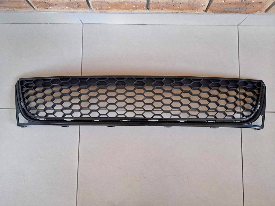 VW GOLF 6 GTI BRAND NEW LOWER CENTER GRILLES FOR SALE