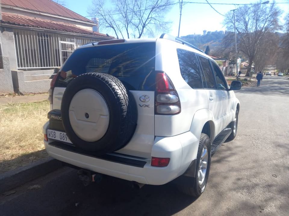 2006 Toyota Land Cruiser Prado 4.0 V6 Petrol, Automatic, White, Leather seat, 187000kms
