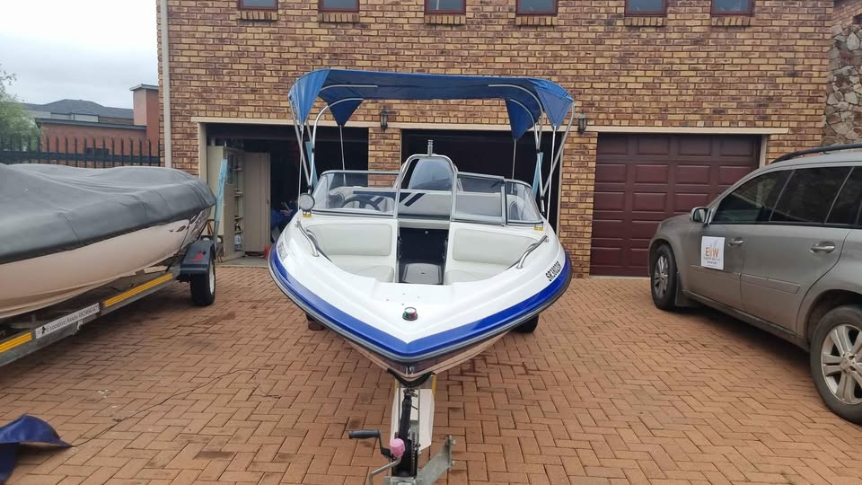 Yamaha Legacy 170 with powerful 130hp engine and L-Seats, is one of THE most fun Boats on the water!