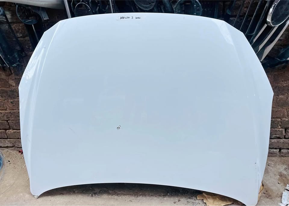 Mazda 3 bonnet 2020 - Private Seller Mazda 3 bonnet 2020 - Private Seller