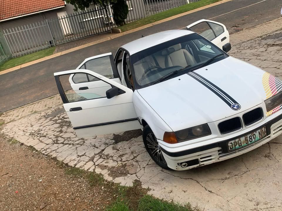 1998 BMW 218i for sale