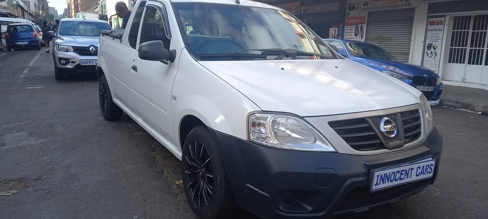 2018 NISSAN NP200 1.6 PETROL. MANUAL TRANSMISSION.. WHITE COLOUR.. 65000KMS